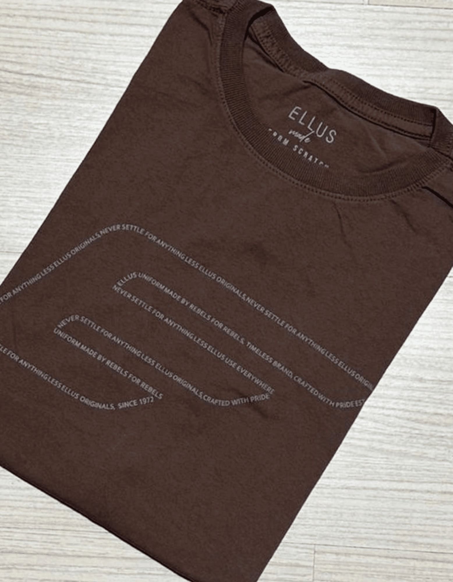 Cópia de Cópia de Cópia de Cópia de Cópia de Cópia de Cópia de Cópia de Cópia de FORMA GRANDE - 2025-12-18T145317.486 Camiseta ELL Marrom #c349 - Imagem 1