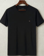 Camiseta Aram. Preta #c770